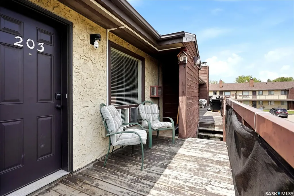 15 Alport Crescent Regina SK S4R 8C6