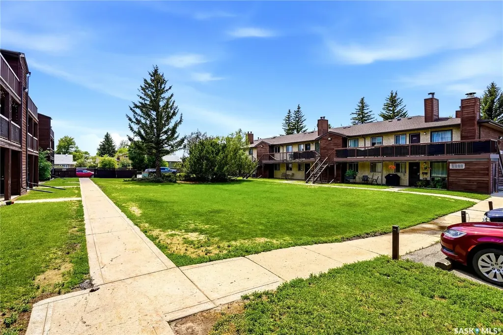 15 Alport Crescent Regina SK S4R 8C6