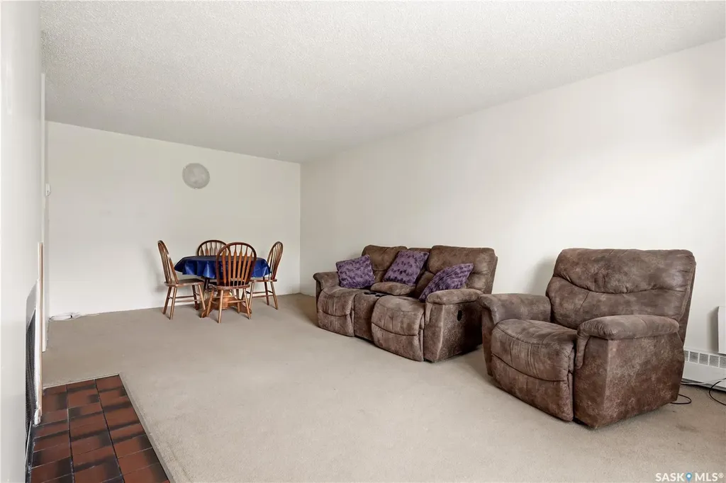 15 Alport Crescent Regina SK S4R 8C6