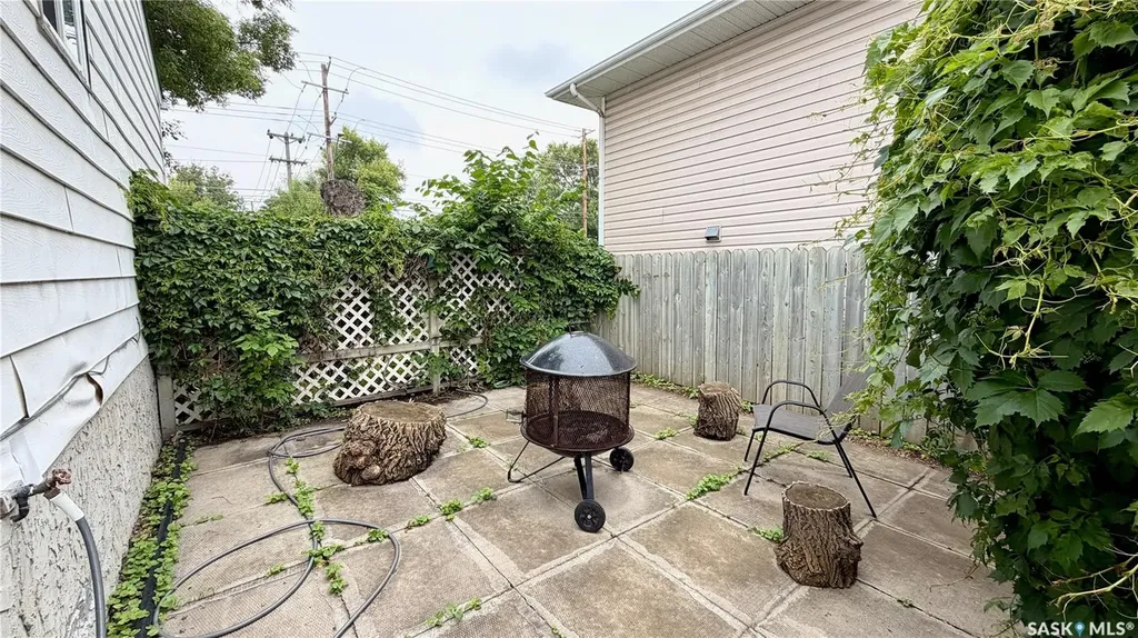 123 Ruth Street E Saskatoon SK S7K 0J7