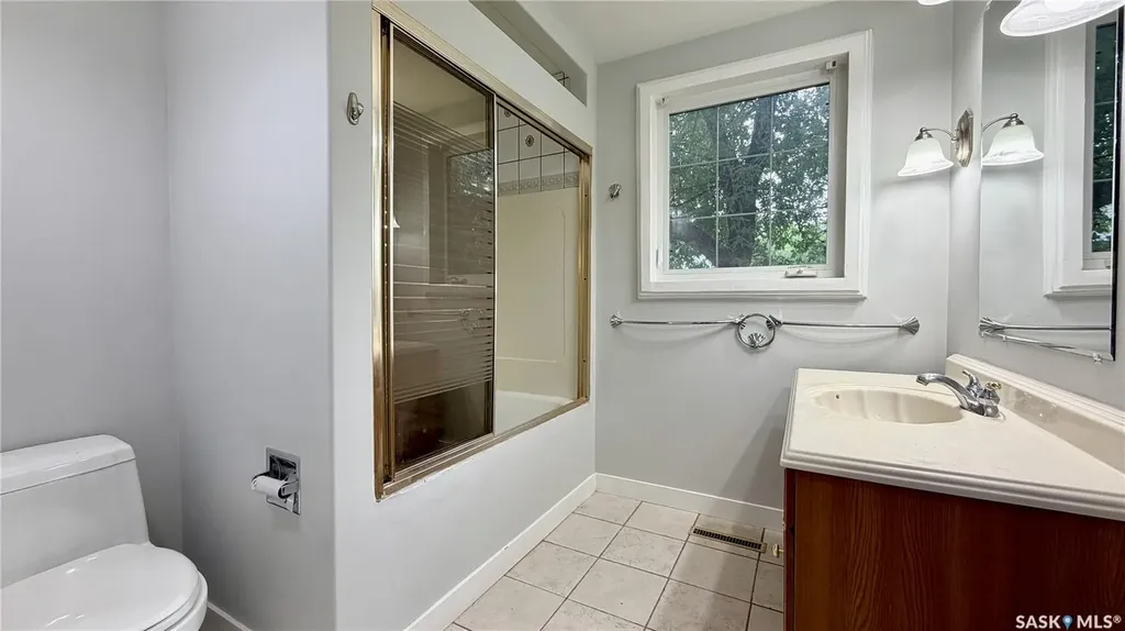 1340 E Avenue N Saskatoon SK S7L 1T5