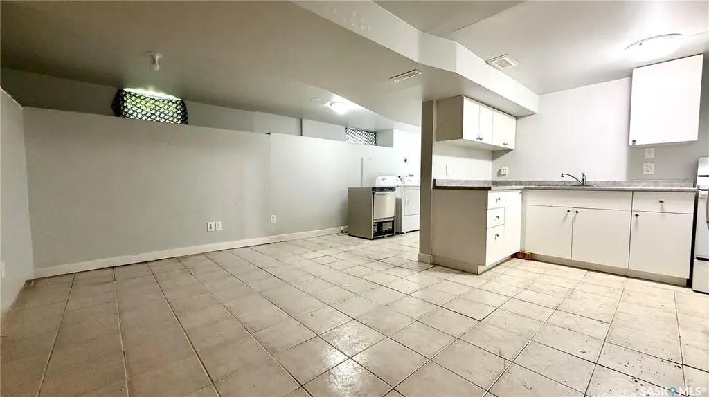 1340 E Avenue N Saskatoon SK S7L 1T5