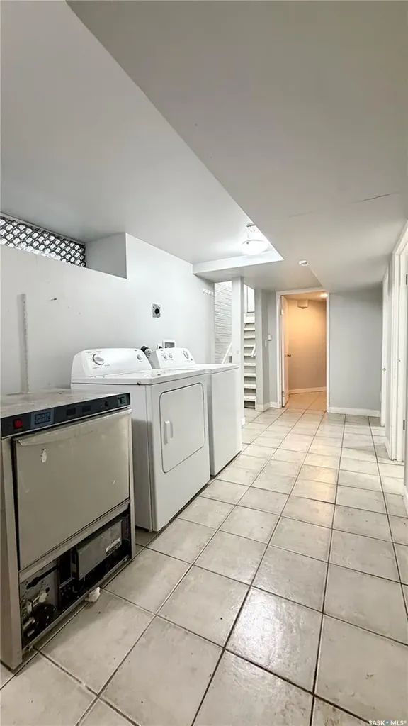1340 E Avenue N Saskatoon SK S7L 1T5