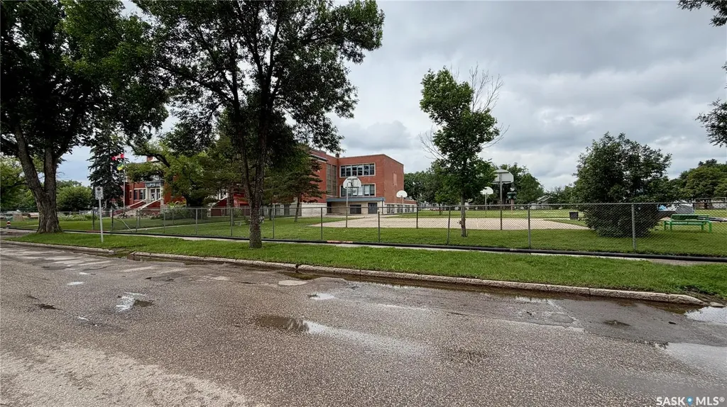 1340 E Avenue N Saskatoon SK S7L 1T5
