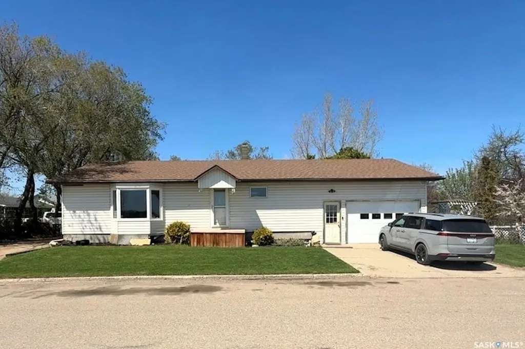 60 Railway Avenue Redvers SK S0C 2H0