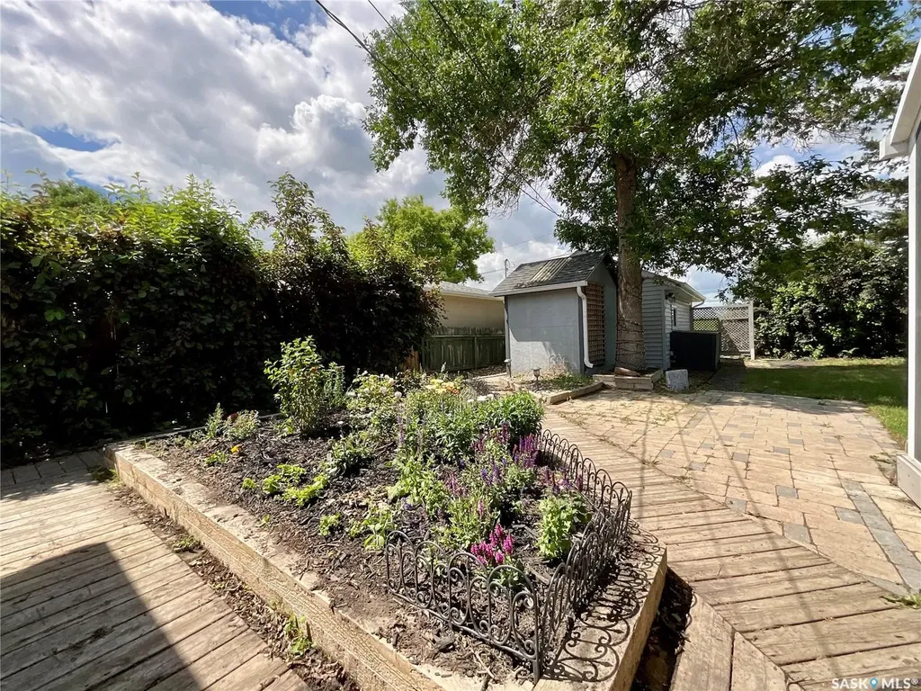 2604 Edward Street Regina SK S4S 0M8