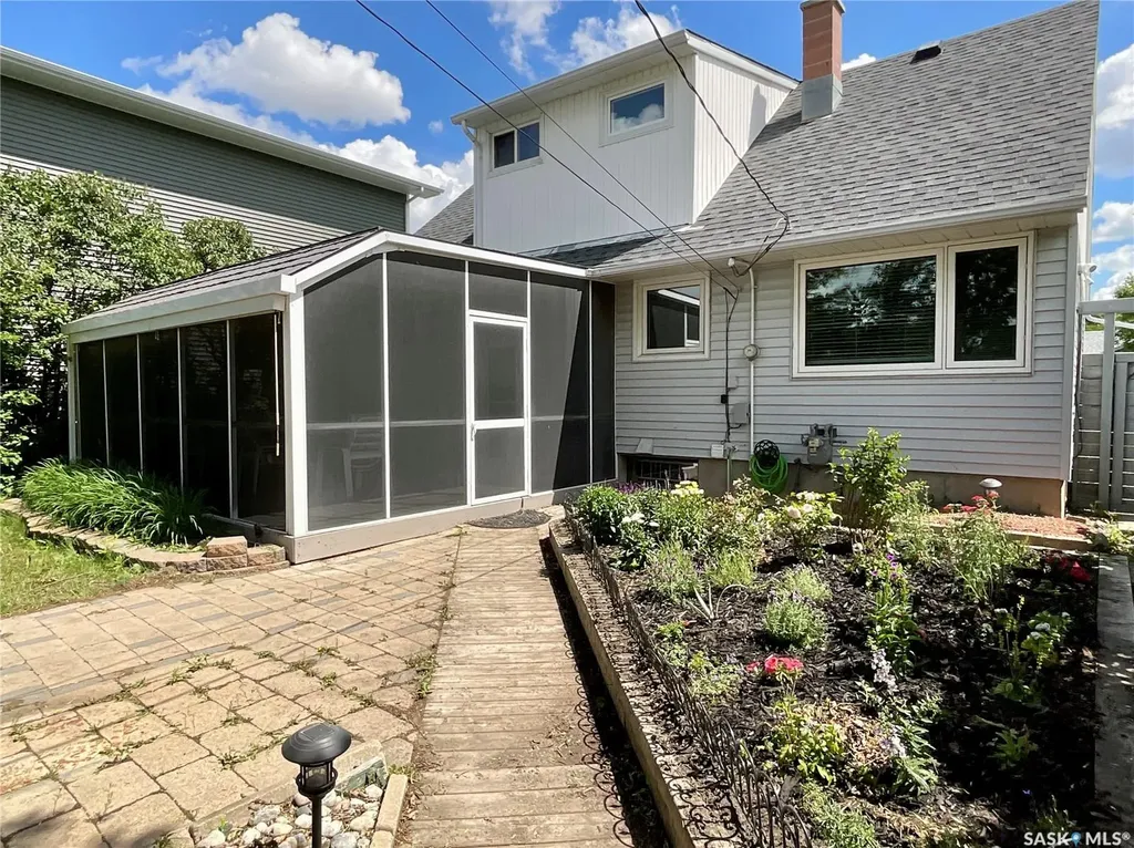 2604 Edward Street Regina SK S4S 0M8