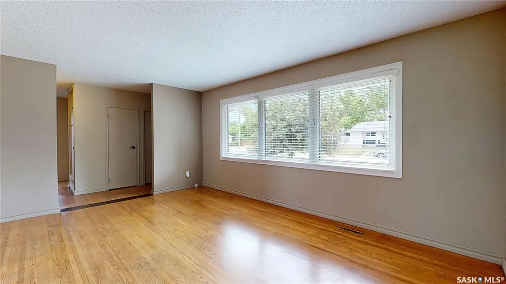 2604 Edward Street Regina SK S4S 0M8