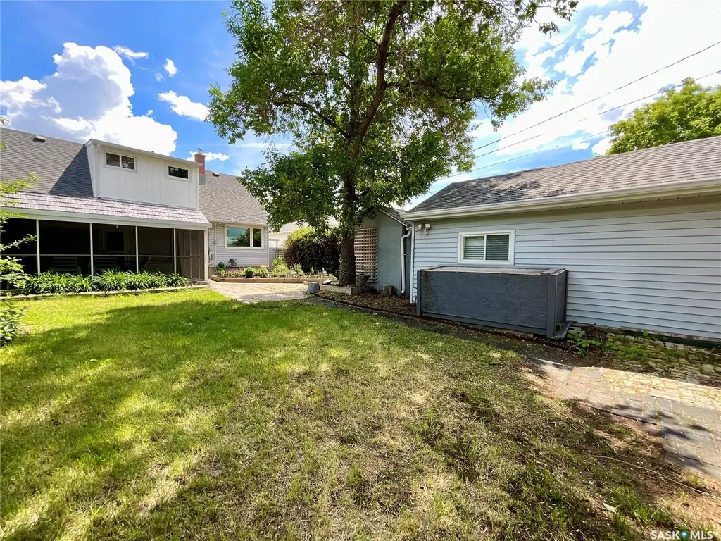 2604 Edward Street Regina SK S4S 0M8