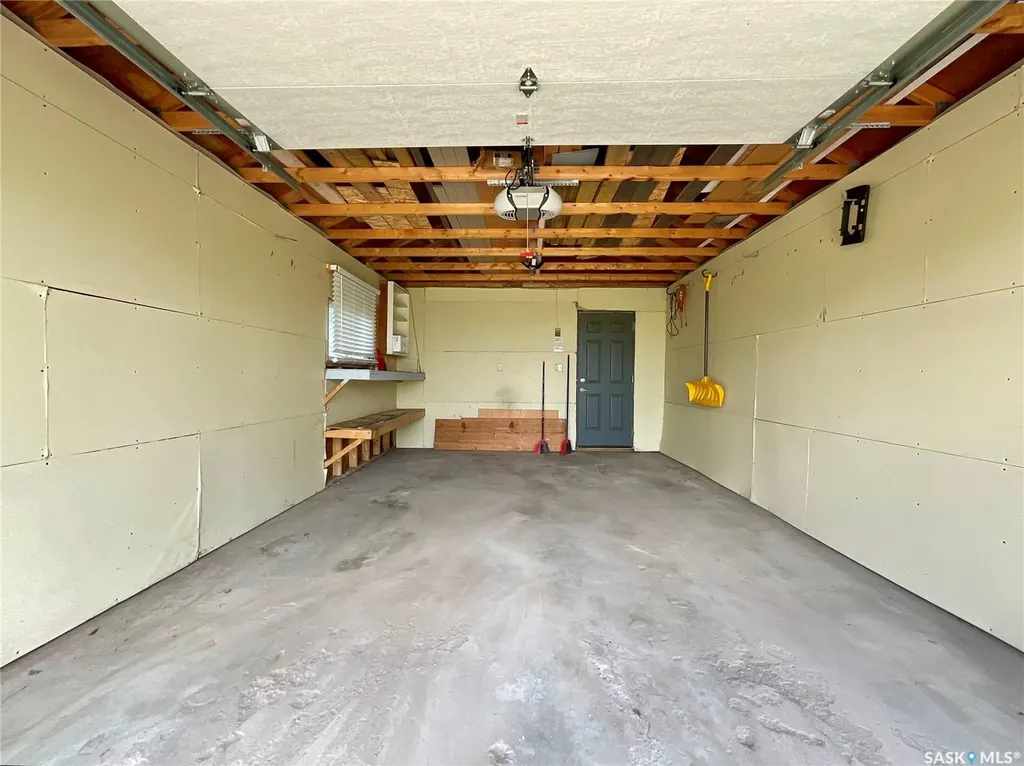 2604 Edward Street Regina SK S4S 0M8