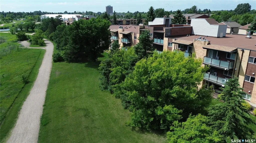 411 Tait Court Saskatoon SK S7H 5L3