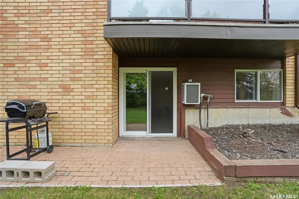 411 Tait Court Saskatoon SK S7H 5L3