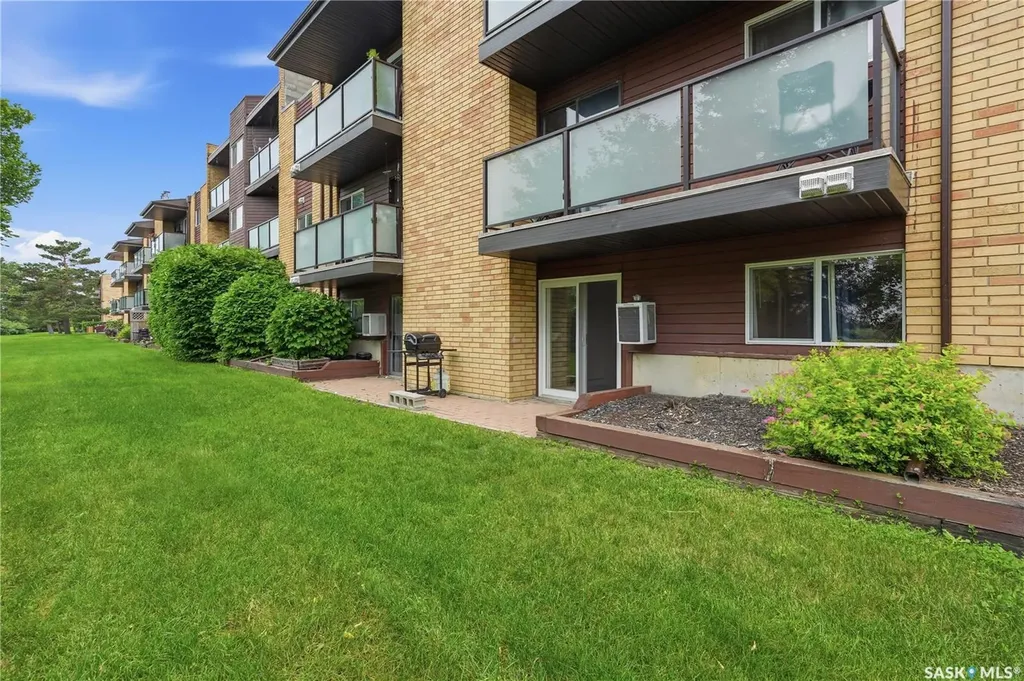411 Tait Court Saskatoon SK S7H 5L3