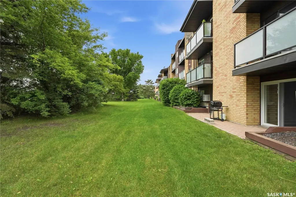 411 Tait Court Saskatoon SK S7H 5L3