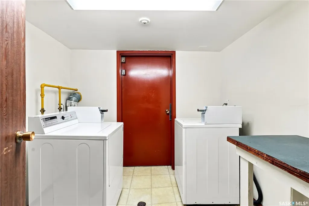 411 Tait Court Saskatoon SK S7H 5L3