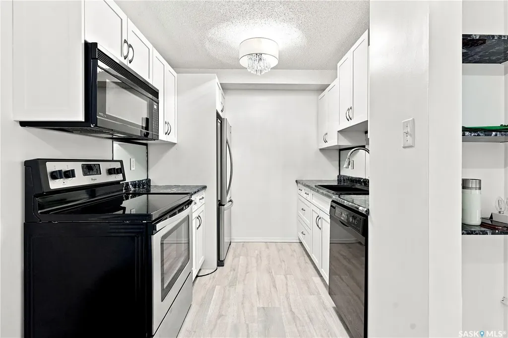 411 Tait Court Saskatoon SK S7H 5L3
