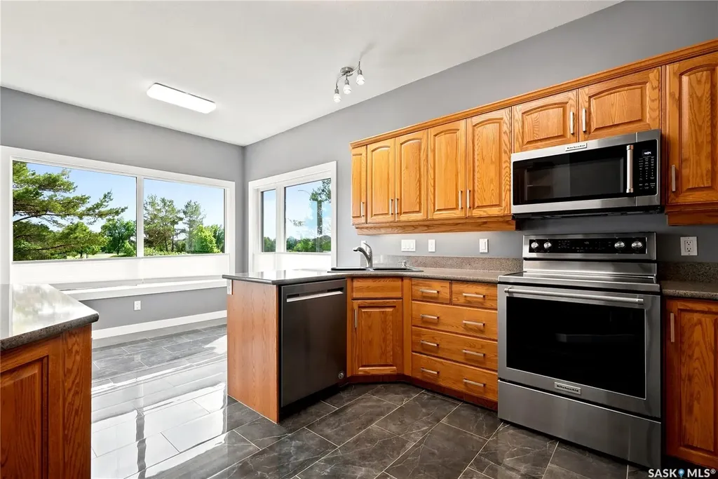 315 Bayview Crescent Saskatoon SK S7V 1B5