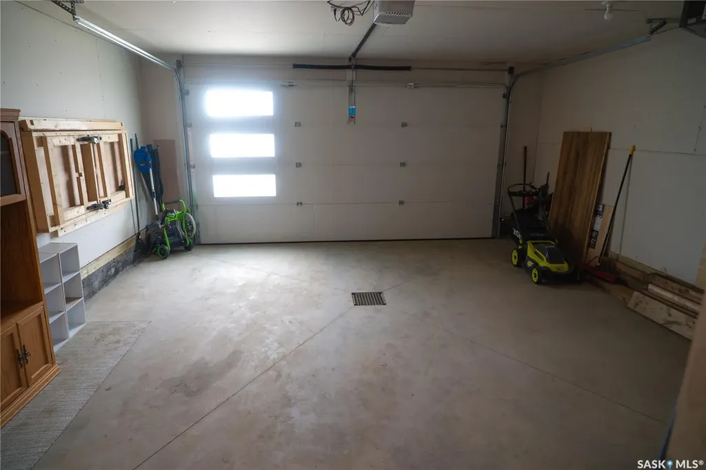 4052 Taylor Street E Saskatoon SK S7H 5J5
