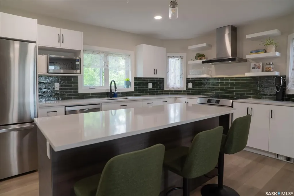 4052 Taylor Street E Saskatoon SK S7H 5J5