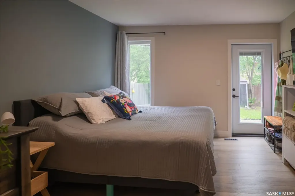 4052 Taylor Street E Saskatoon SK S7H 5J5