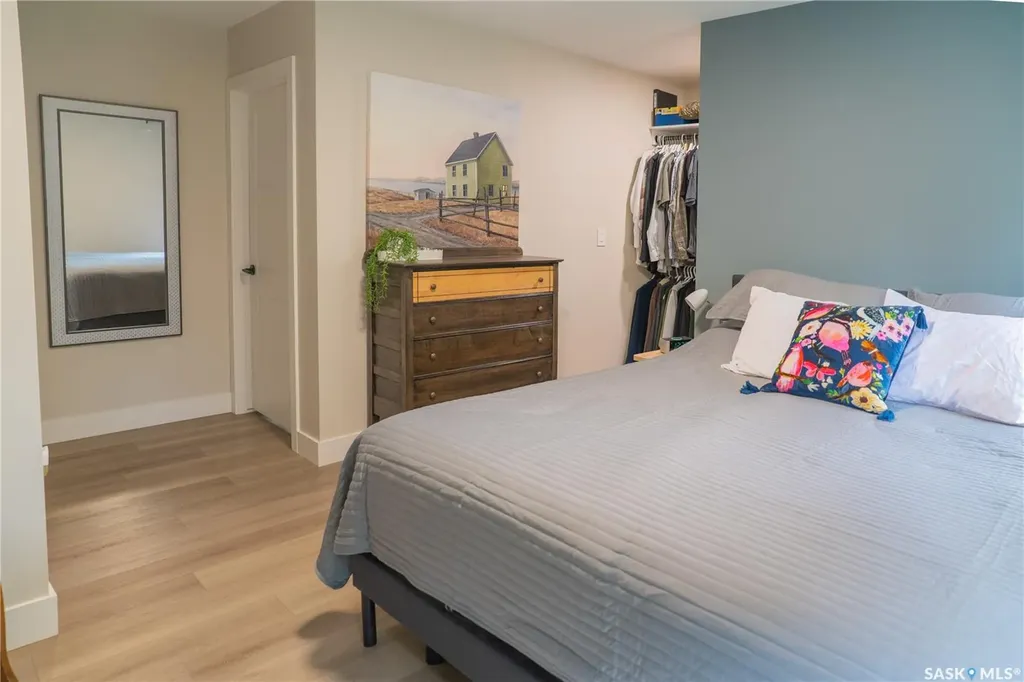 4052 Taylor Street E Saskatoon SK S7H 5J5