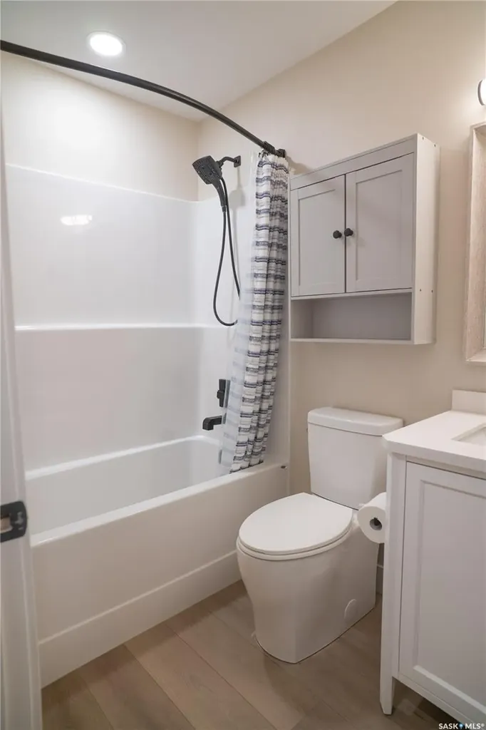 4052 Taylor Street E Saskatoon SK S7H 5J5
