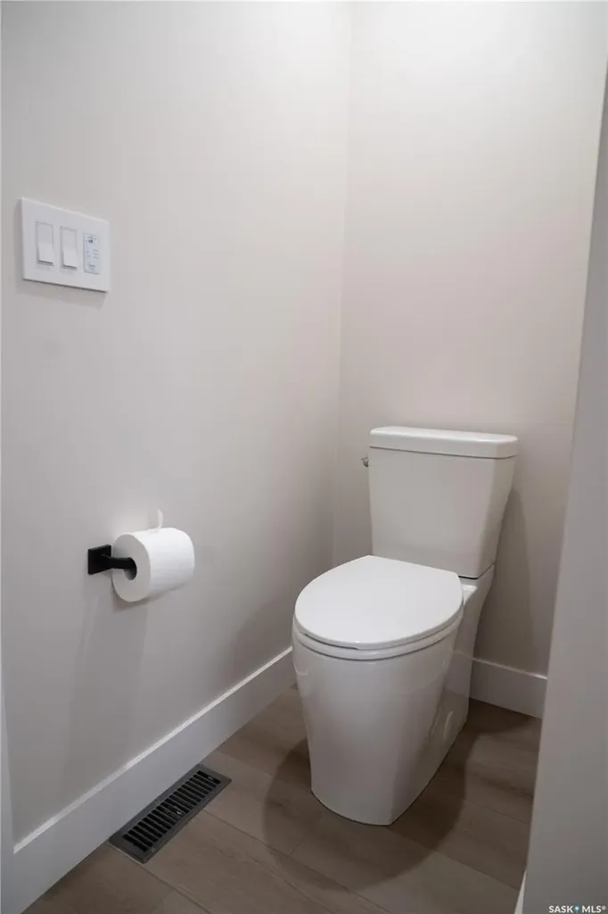 4052 Taylor Street E Saskatoon SK S7H 5J5