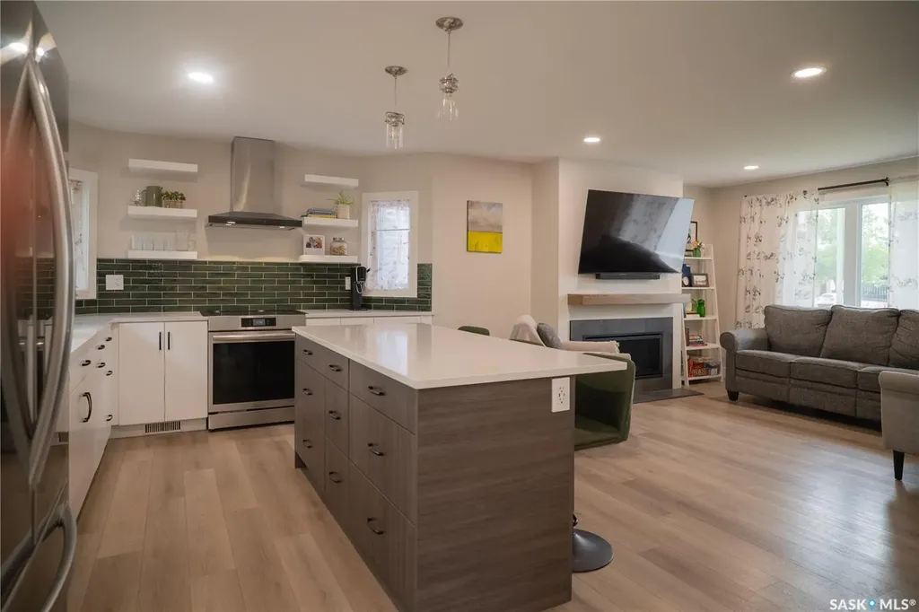 4052 Taylor Street E Saskatoon SK S7H 5J5