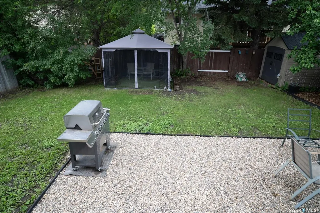 4052 Taylor Street E Saskatoon SK S7H 5J5