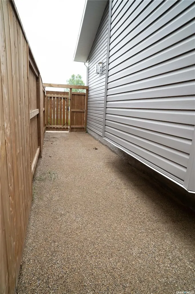 4052 Taylor Street E Saskatoon SK S7H 5J5