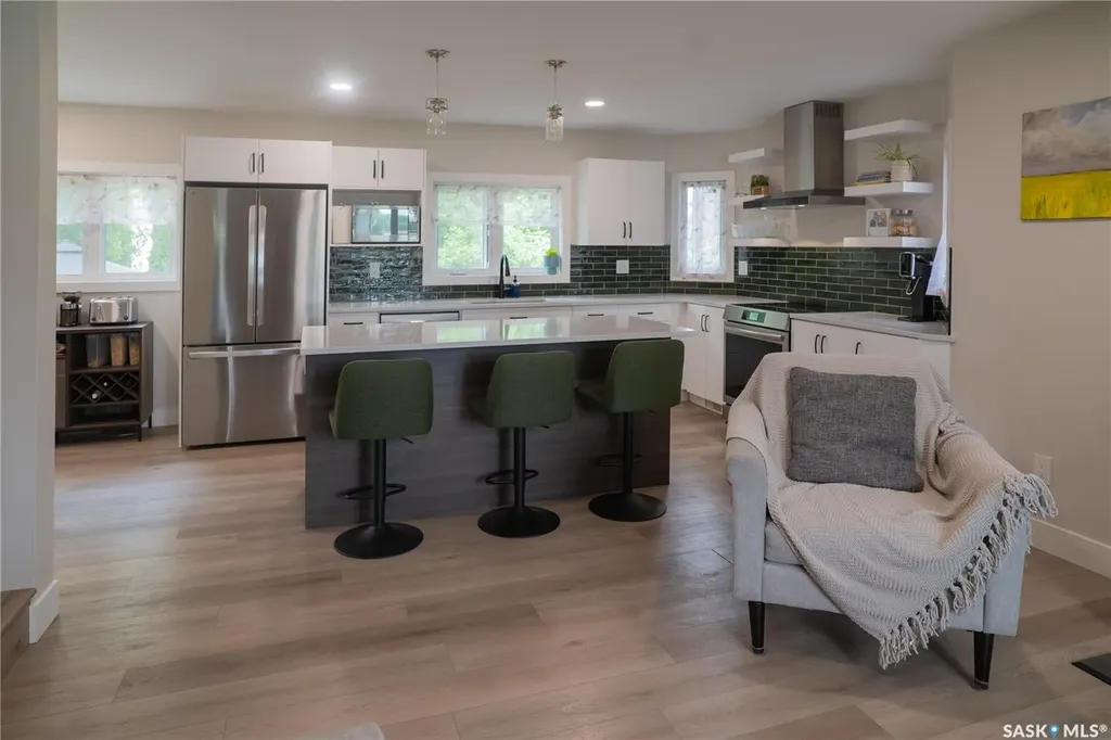 4052 Taylor Street E Saskatoon SK S7H 5J5