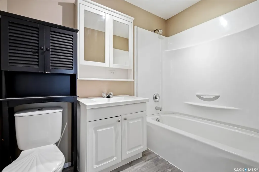 219 5th Avenue W Gravelbourg SK S0H 1X0