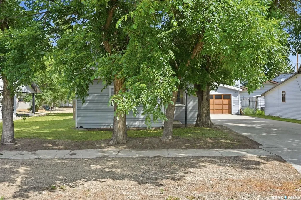 219 5th Avenue W Gravelbourg SK S0H 1X0