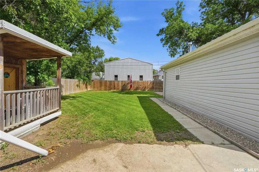 219 5th Avenue W Gravelbourg SK S0H 1X0