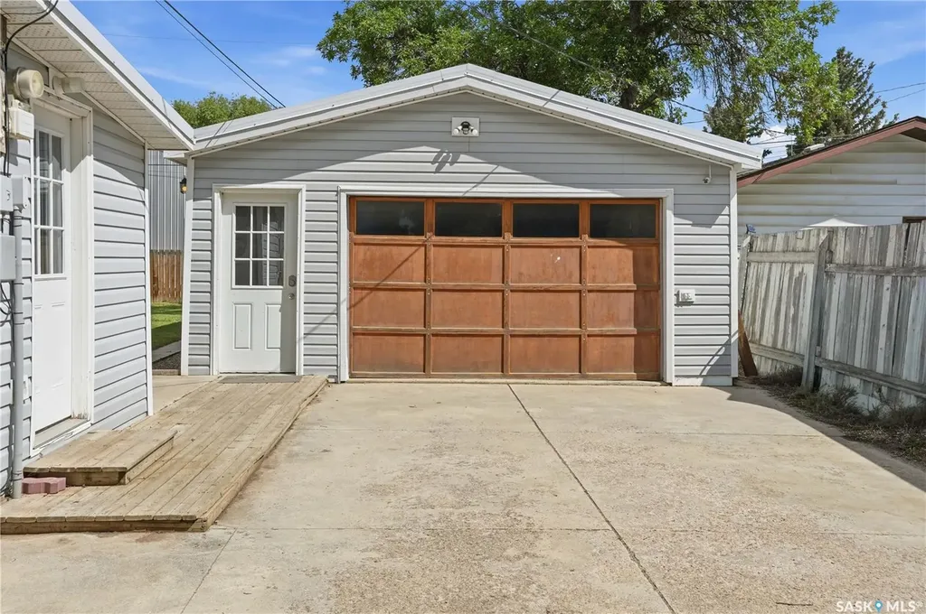219 5th Avenue W Gravelbourg SK S0H 1X0
