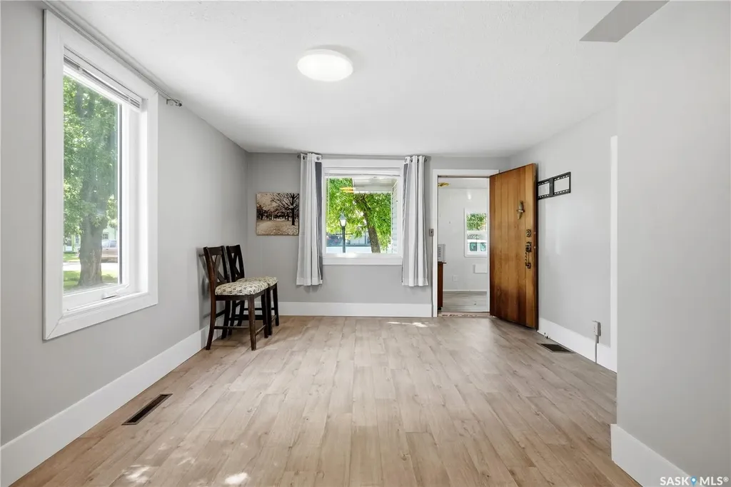 219 5th Avenue W Gravelbourg SK S0H 1X0