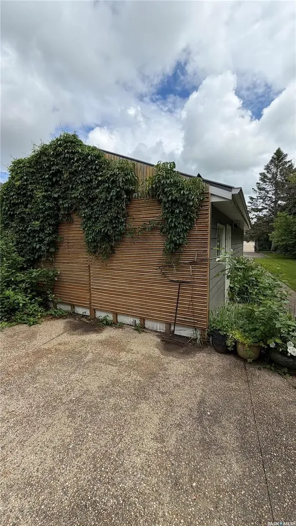 2 Lakeview Lane Katepwa Beach SK S0G 2Y0