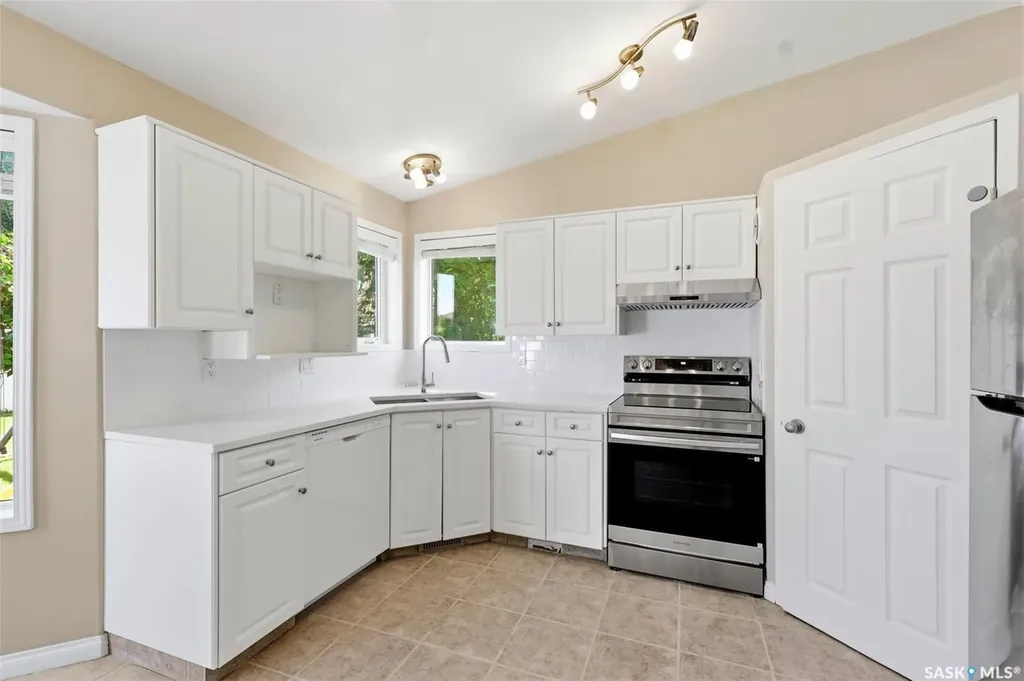 246 Brookmore Lane Saskatoon SK S7V 1C2