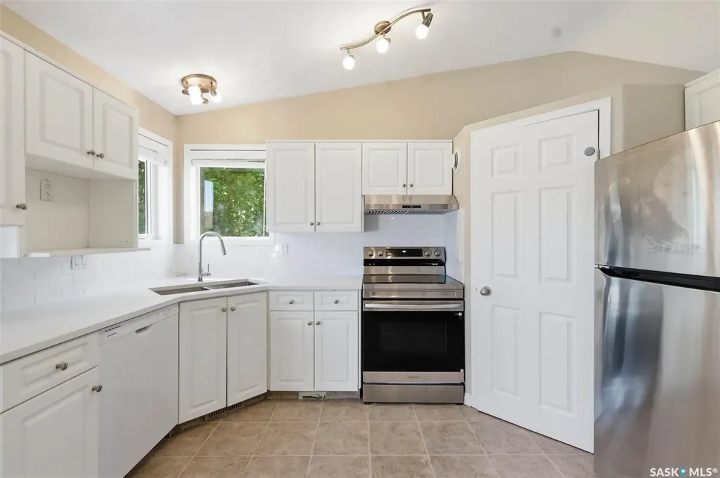 246 Brookmore Lane Saskatoon SK S7V 1C2