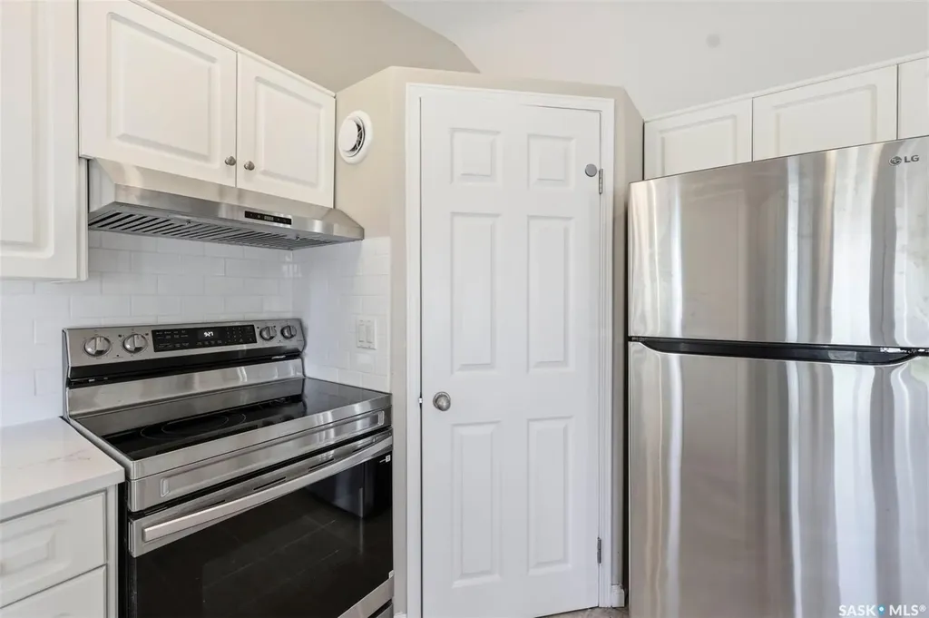 246 Brookmore Lane Saskatoon SK S7V 1C2