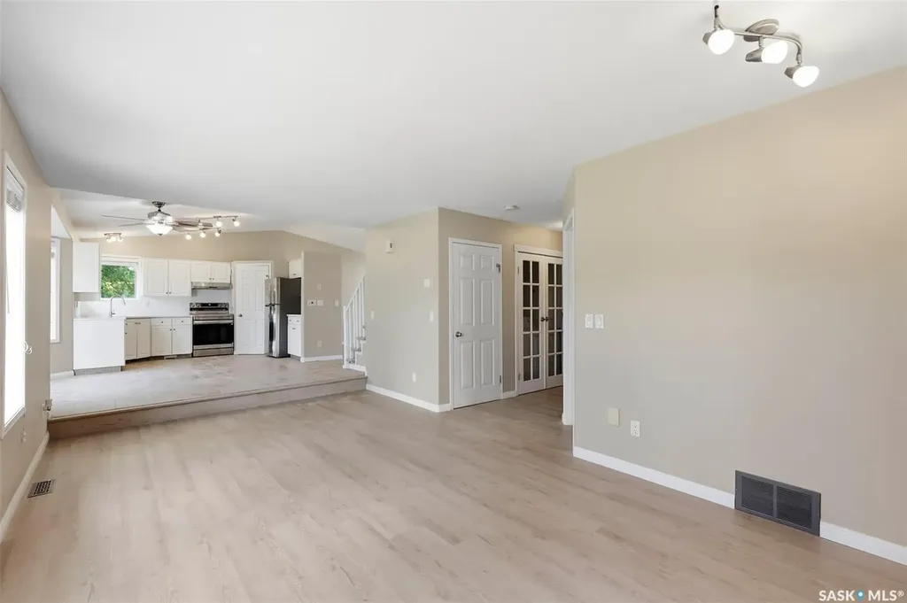 246 Brookmore Lane Saskatoon SK S7V 1C2