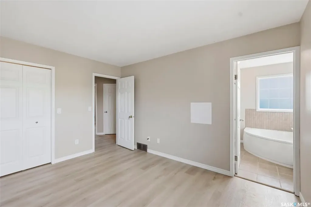 246 Brookmore Lane Saskatoon SK S7V 1C2