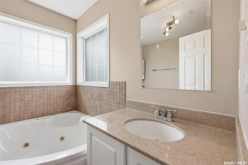 246 Brookmore Lane Saskatoon SK S7V 1C2