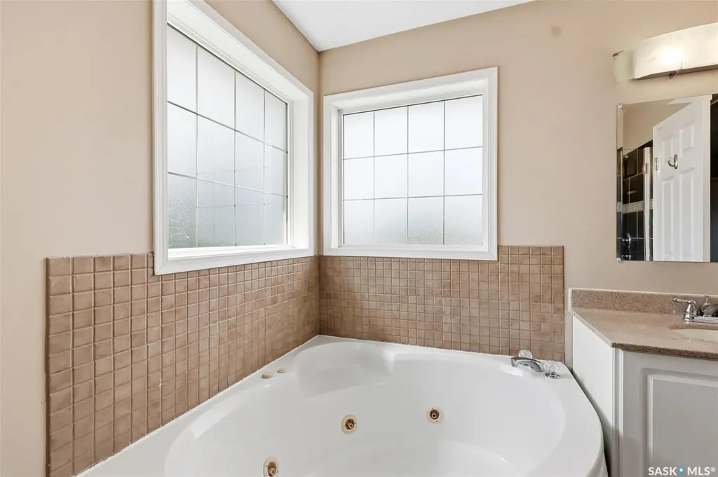 246 Brookmore Lane Saskatoon SK S7V 1C2