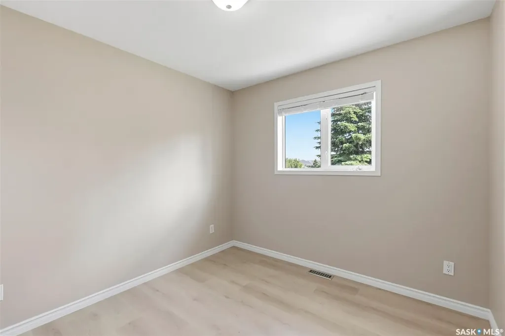 246 Brookmore Lane Saskatoon SK S7V 1C2