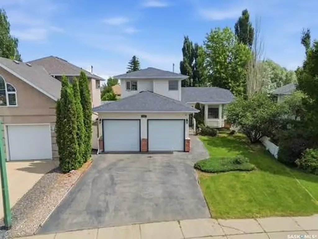 246 Brookmore Lane Saskatoon SK S7V 1C2