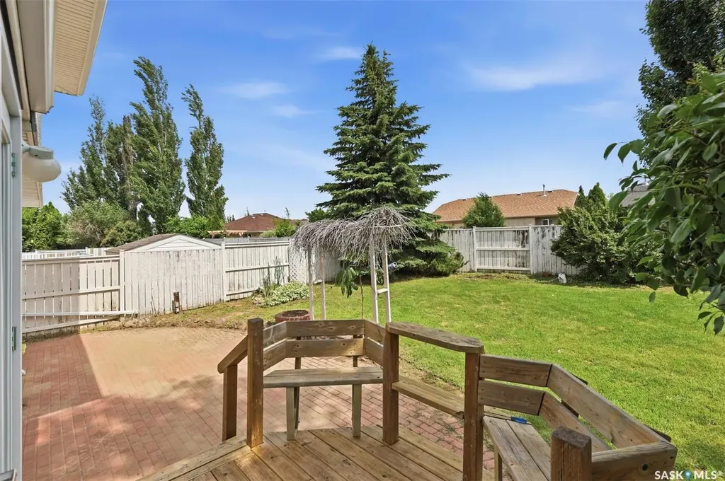 246 Brookmore Lane Saskatoon SK S7V 1C2