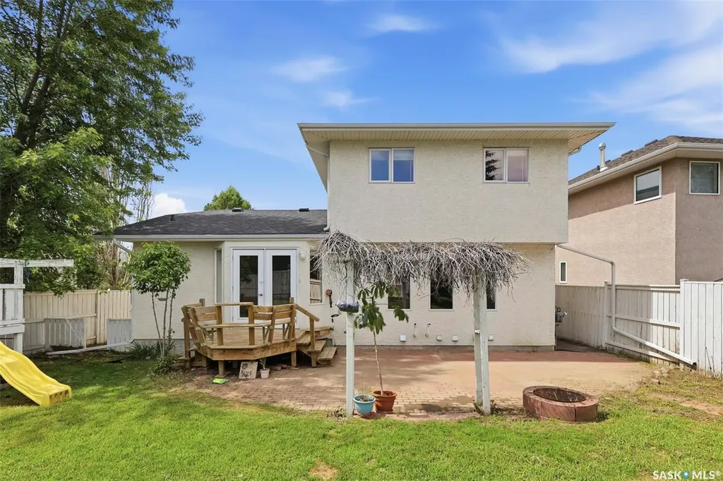 246 Brookmore Lane Saskatoon SK S7V 1C2