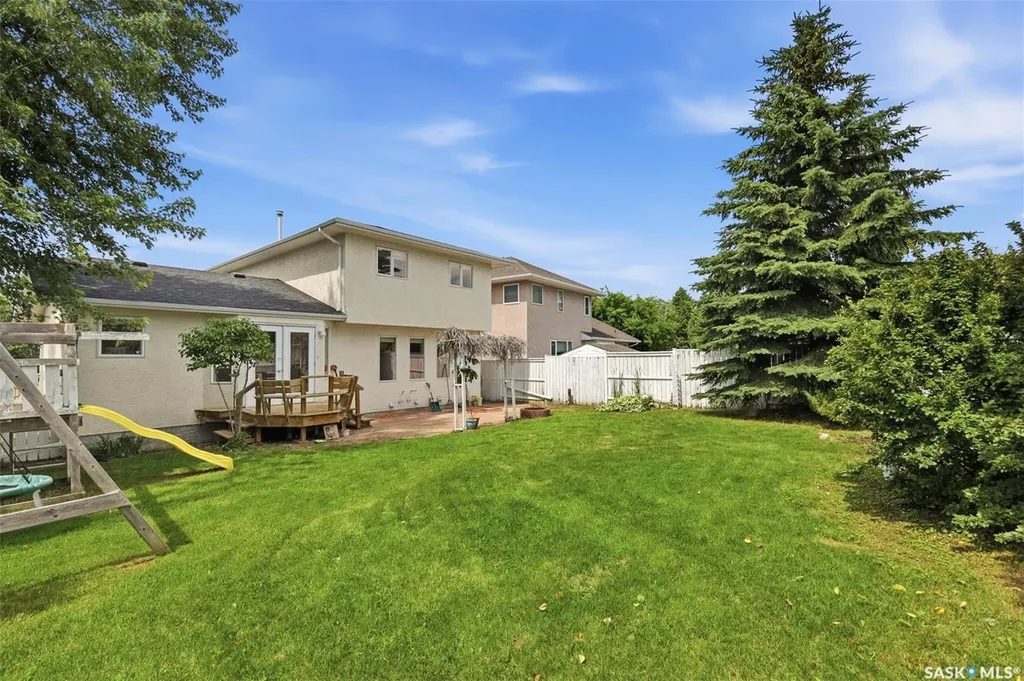 246 Brookmore Lane Saskatoon SK S7V 1C2