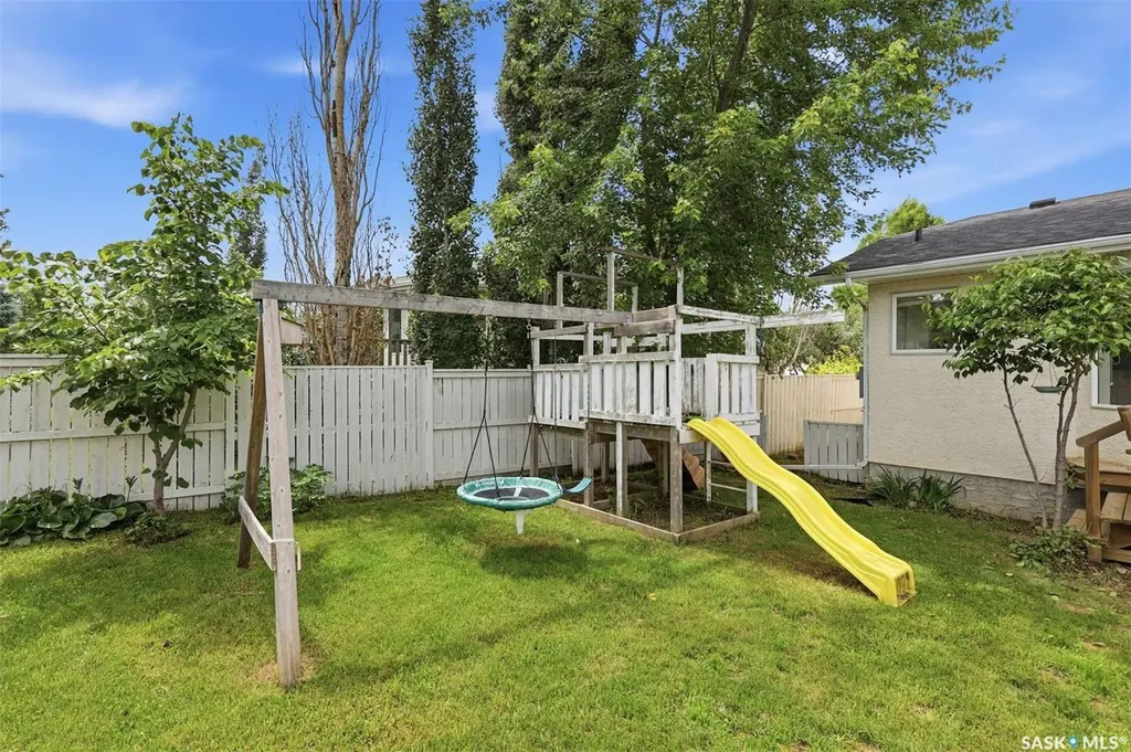 246 Brookmore Lane Saskatoon SK S7V 1C2